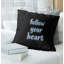 Housse pour oreiller de style tableau noir «Follow Your Heart»-1814655903-1806306542