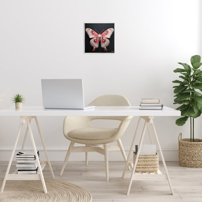 Art mural rouge et blanc sur papillon de nuit par Roozbeh Bahramali