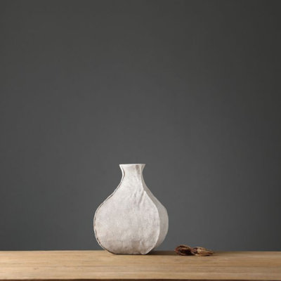 Doraelia Polyresin Table Vase