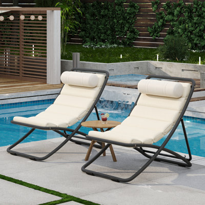 Ensemble de 2 chaises longues d'extérieur, dossier réglable à 2 positions, métal, cadre enveloppé de rotin, contemporain, bord de piscine, patio