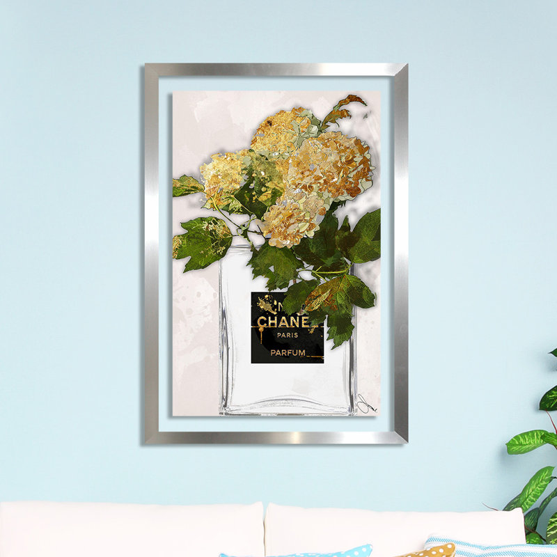«Gold Flowers 2», reproduction, H 39,5 po x l 27,5 po x P 0,75 po, Acrylique avec cadre argent