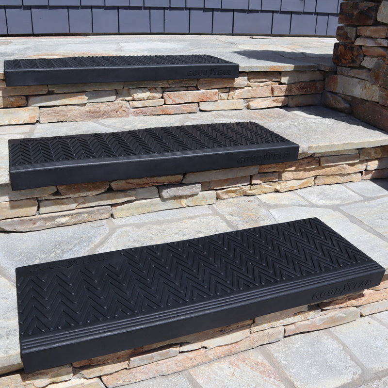 Moderna Black Rubber Stair Treads - 9.75" x 29.75" (6 Pack)