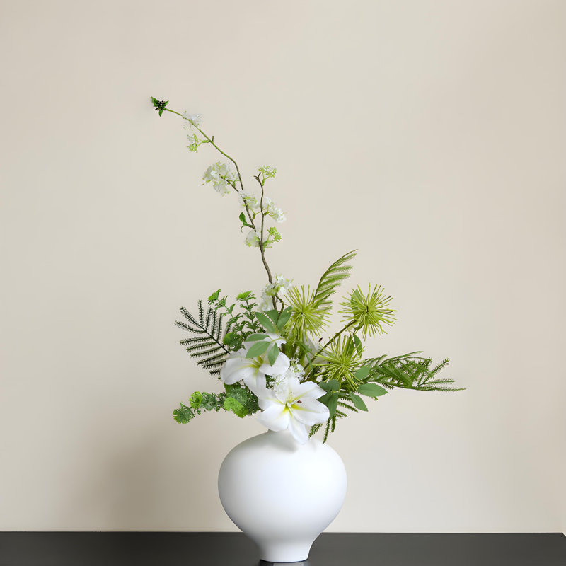 Ornements de fleurs simulées