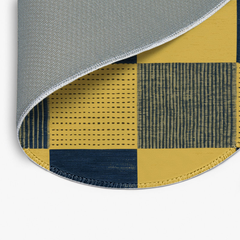 Checkered Gray Indoor and Outdoor Area Rug, Round 5'