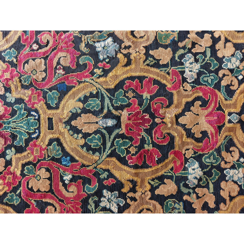 Tapis à motif de médaillon antique à motif floral français