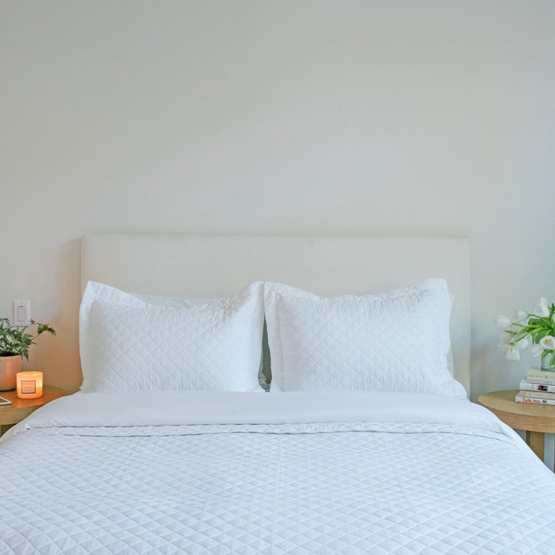 Lux Diamond Quilt, White, King/Cal King