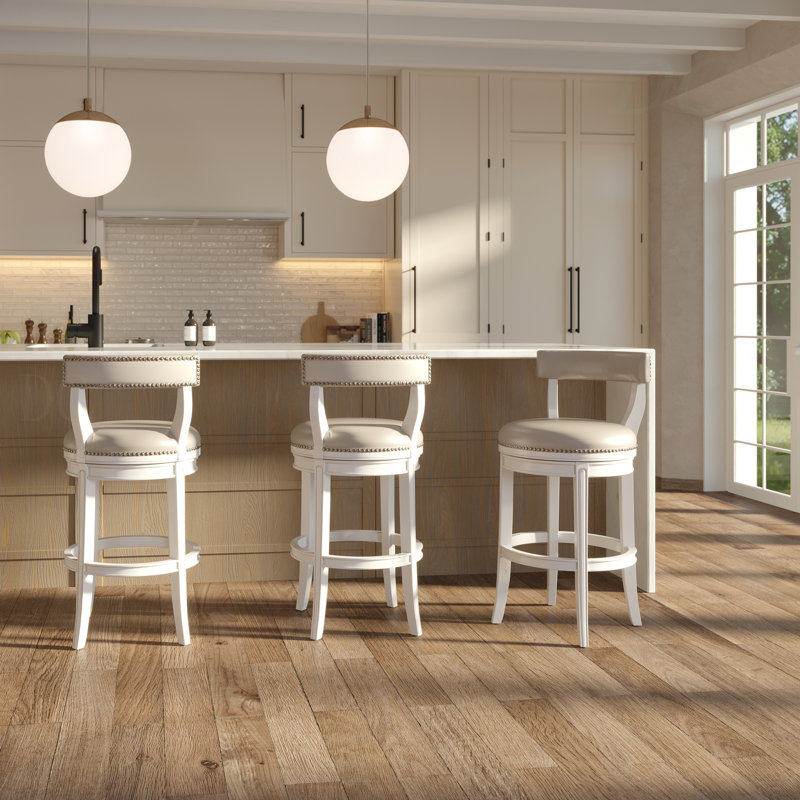 Tabouret de bar 31 po Pasha, bois blanc avec siège et dossier en similicuir gris