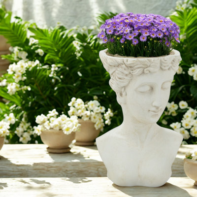 Pot à fleurs 14 po x 13,5 po x 20 po en magnésium avec finition blanc terreux