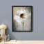«Grunge Paint Stroke Garden Daisy Petals», reproduction d'art botanique encadrée sur papier-93487727-93487723