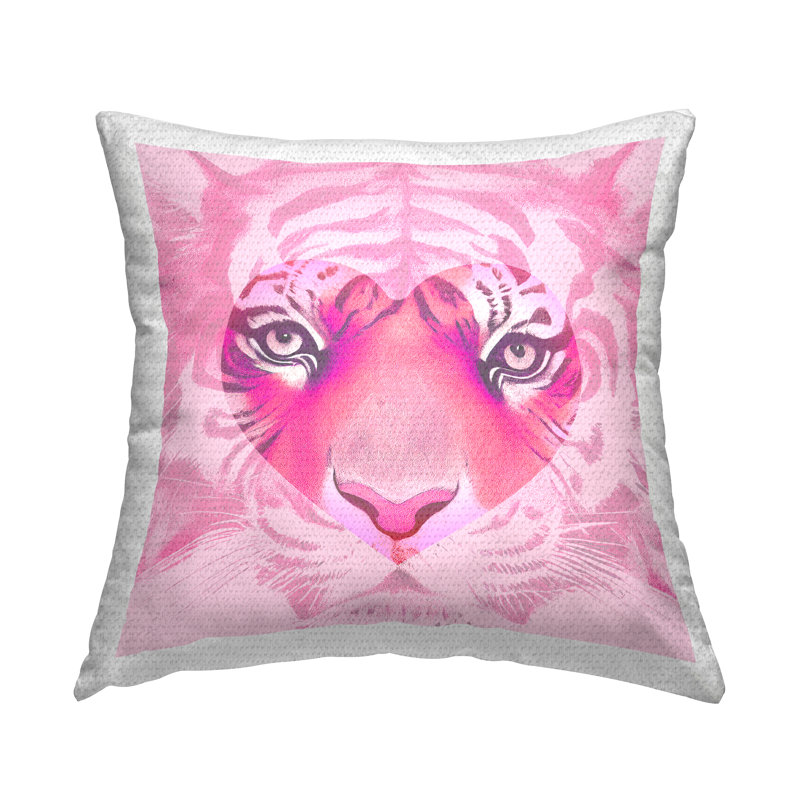 Coussin d'extérieur à imprimé tigre et cœur rose par Daphne Polselli