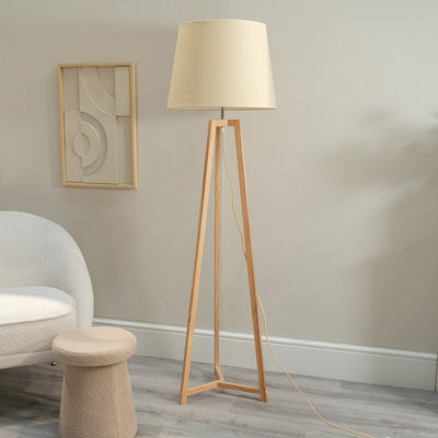 Rhavyn 158cm Natural Traditional Floor Lamp
