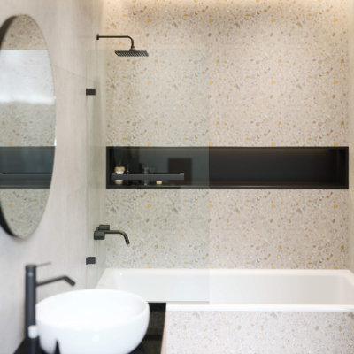 28'' W x 58'' H Pivot Frameless Tub Door
