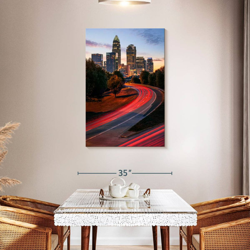 Aime illuminée, autoroute de Charlotte, H 45 po x l 30 po