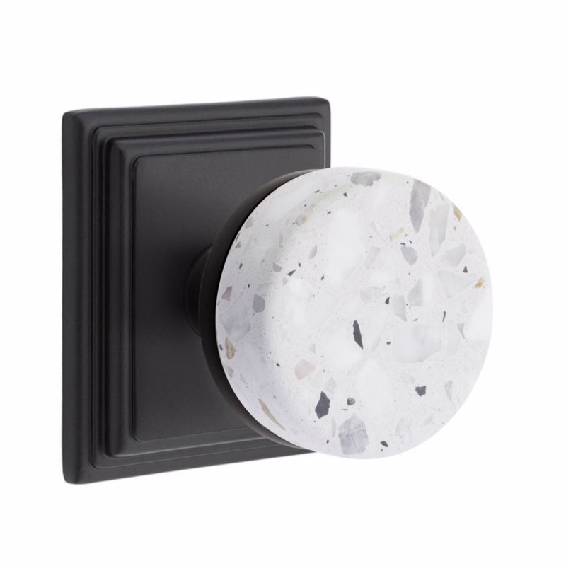 Ensemble de boutons de passage Emtek Select, rosette Wilshire, tige conique, bouton Terrazzo clair, CF, Dos plat