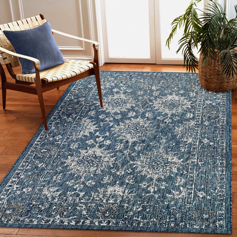 Tapis d'intérieur / extérieur bleu marine Kaed, Rectangle 3 pi 3 po x 4 pi 11 po