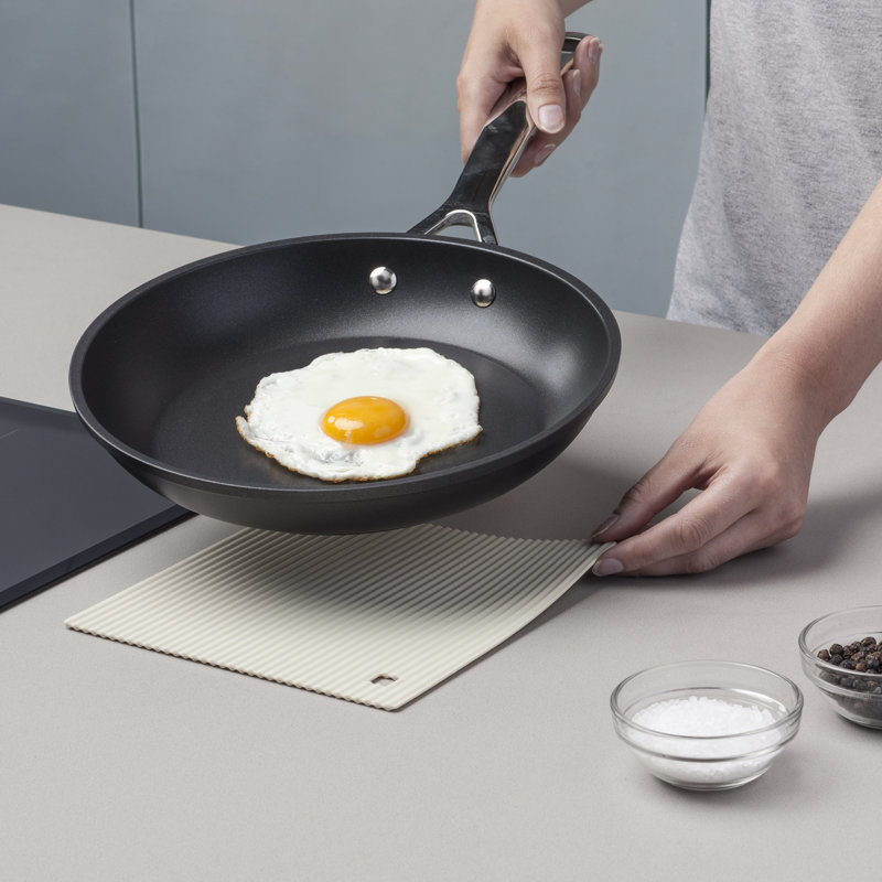 Silicone 2 Piece Trivet Set, Cream