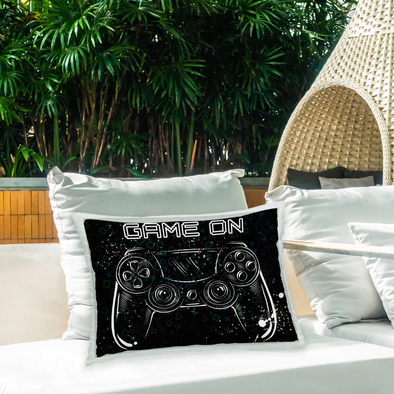 Coussin d'extérieur imprimé noir "Game on phrase" par Elephant Stock