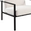 Élégante chaise d'appoint blanche avec égratignures