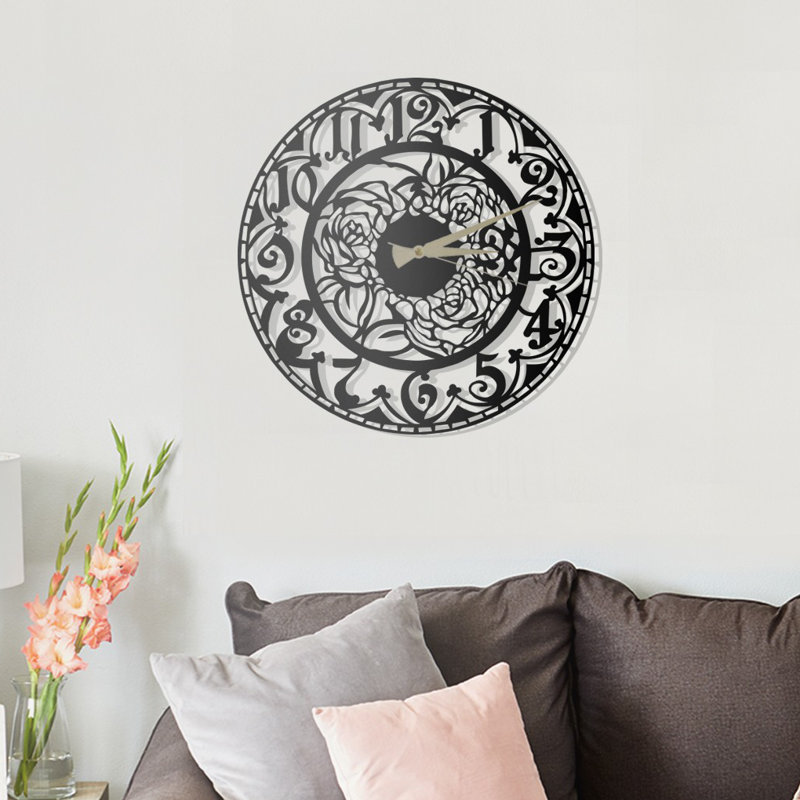 Horloge murale élégante en métal, noire, 19,7 po x 19,7 po | Fabrication 100% métal, épaisseur: 0,08 pouce | Conception murale facile, nécessite 1 pile AA | Parfait pour les décors modernes et les espaces de bureau