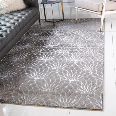 Glitzy Geometric Indoor Rug