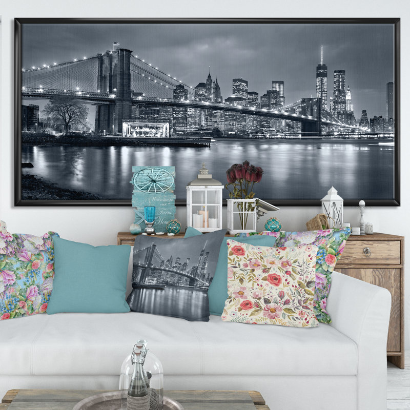 Panorama de la ville de New York la nuit, photographie sur métal, H 30 po x l 40 po, Reproduction avec cadre flottant, Noir