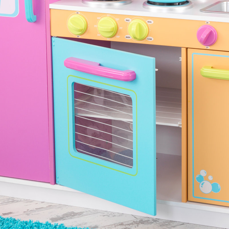 Deluxe Big and Bright Kitchen