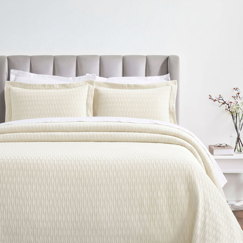 Calvert 100% Cotton Medium Weight Matelassé Diamond Lattice Bedspread Set, California King + 2 King Shams, Ivory