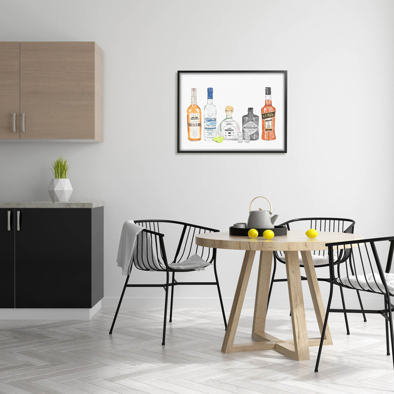 «Mixed Bar Liquor Bottles», estampe numérique par Ziwei Li, H 24 po x l 30 po x P 1,5 po, Giclée encadrée noir minuit