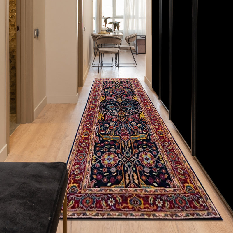Elegant Wool Oriental Area Rug, Rectangle 2' x 3'