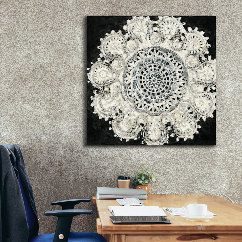  «Abstract Rosette 4» par Chariklia Zarris, art mural sur toile, 37 po x 37 po