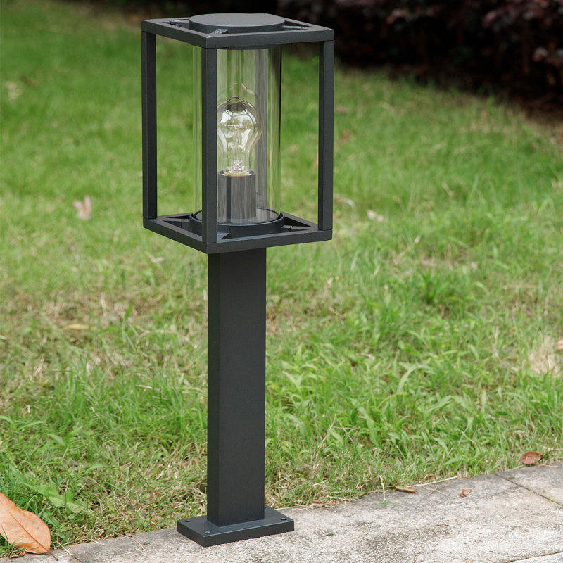 Éclairage de sentier d'extérieur à lumière DEL E26 (non inclus), H 33,5 po x l 7,1 po x P 7,1 po, gris