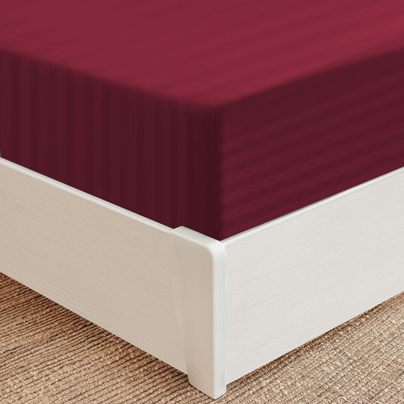 Luxury Striped Microfiber Fitted Sheet - 40 cm Deep Pocket, Ultra-Soft, Wrinkle-Resistant & Easy Car, Kingsize (5'), Red