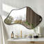 Miroir mural de luxe asymétrique, miroir de meuble-lavabo irrégulier avec cadre en aluminium-1284506066-1284506069