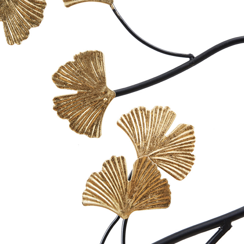 Décoration murale Hinna 3 en métal avec des feuilles de ginkgo dorées intrigantes dans une formation noire captivante