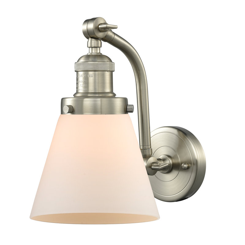 Applique murale 1 lumière Cone, Boîtier blanc mat, Ampoule à DEL rétro de 6 watts, Nickel poli
