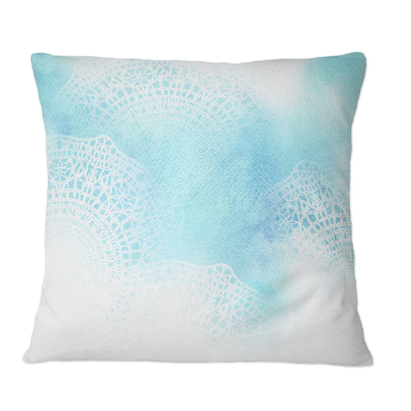 Coussin en dentelle blanche sur fond bleu clair - imprimé moderne, 16 po x 16 po