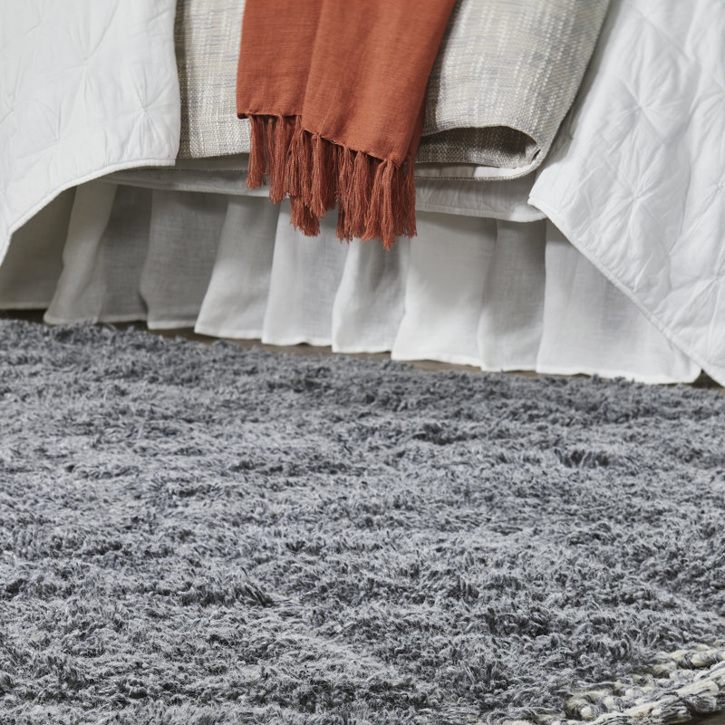 Roonem Area Rug in Blue, Rectangle 5' x 7'