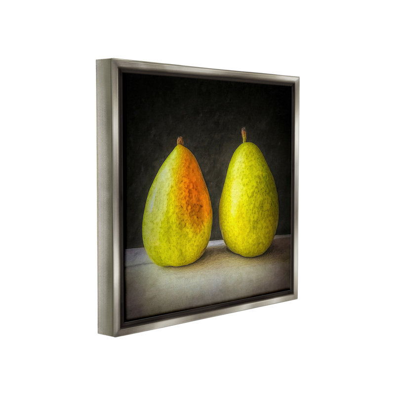 «Pear Duo Still Life» sur, H 18 po x l 18 po, Cadre flottant gris lustré