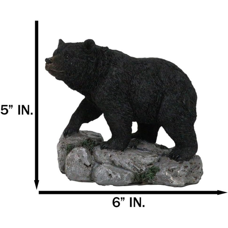 Figurine rustique de forêt sauvage avec ours noir marchant sur une rivière