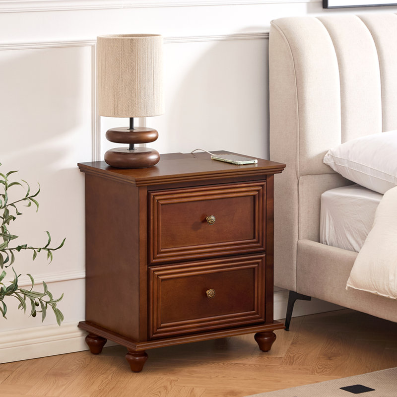 Table de chevet moderne de 22,9 po Riva avec station de charge, ports USB et tiroirs Riva, Noyer