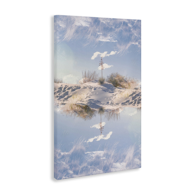 Toile réfléchissante Sprouting From Beach Dune, design par Robin Vandenabeele, H 24 po x l 16 po