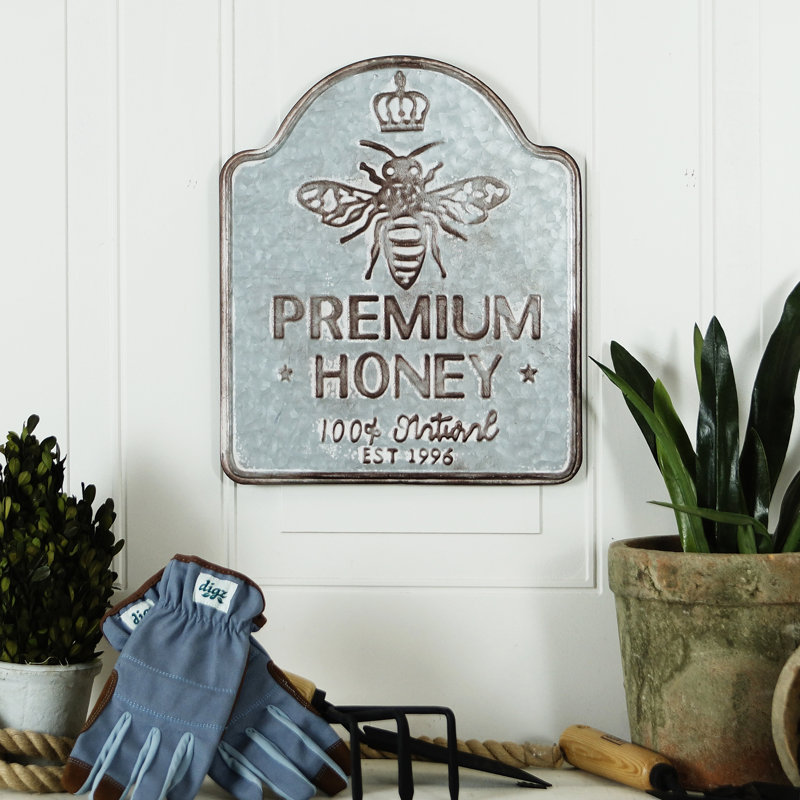 Wall Decor on Metal