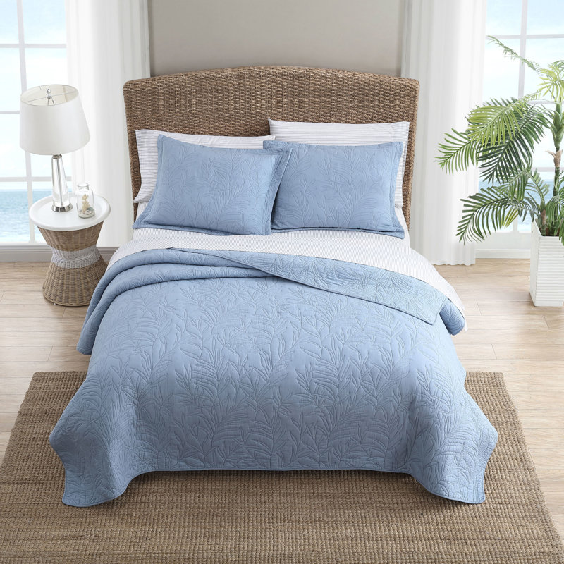 Blue Twin Cotton Reversible Floral Quilt Set