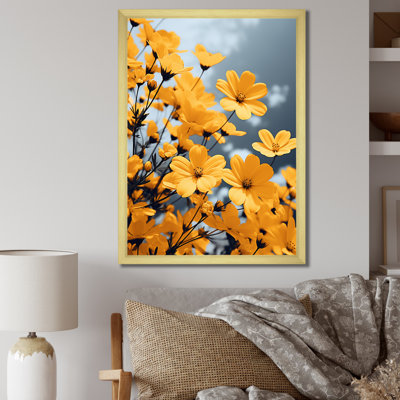 «Daiyah Yellow Gray Flowers Harmony» en jaune sur toile