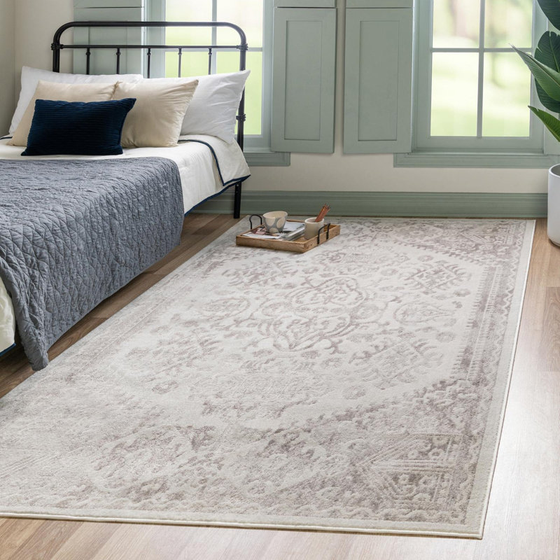Ervine Oriental Indoor Rug, Rectangle 4' x 6'