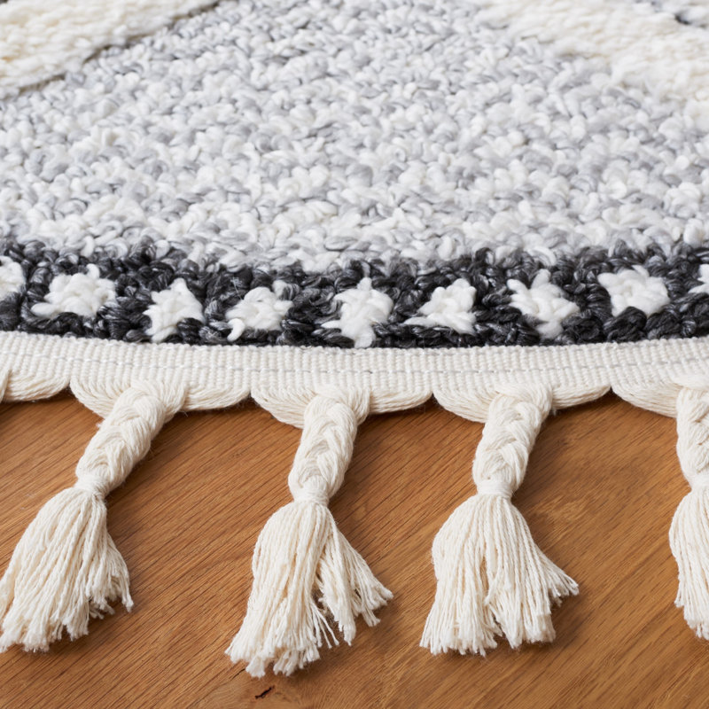 Ulmer Tassel Shag Performance Southwestern Rug, Round 6'7"