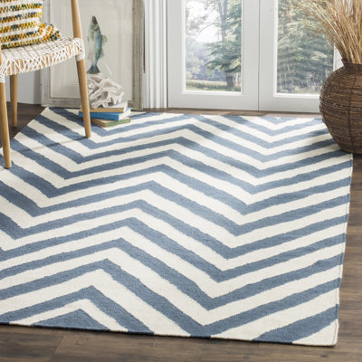 Dhurries Hand Woven Flat Weave Wool/Cotton Chevron Rug in Blue/Ivory