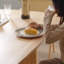 Grande table de salle à manger en bois de frêne massif-103410759