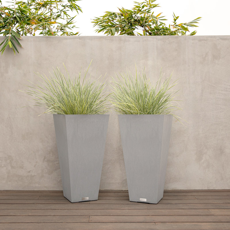 Pot à fleurs Pure Series Midland, H 30 po x l 15,25 po x P 15,25 po, Gris anthracite, 2