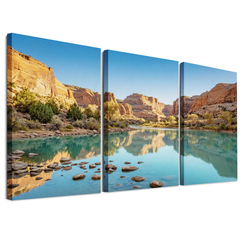 Ensemble de 3 toiles murales « Rivière turquoise reflétant le canyon de roches rouges »., H 36 po x l 24 po x 3 pièces